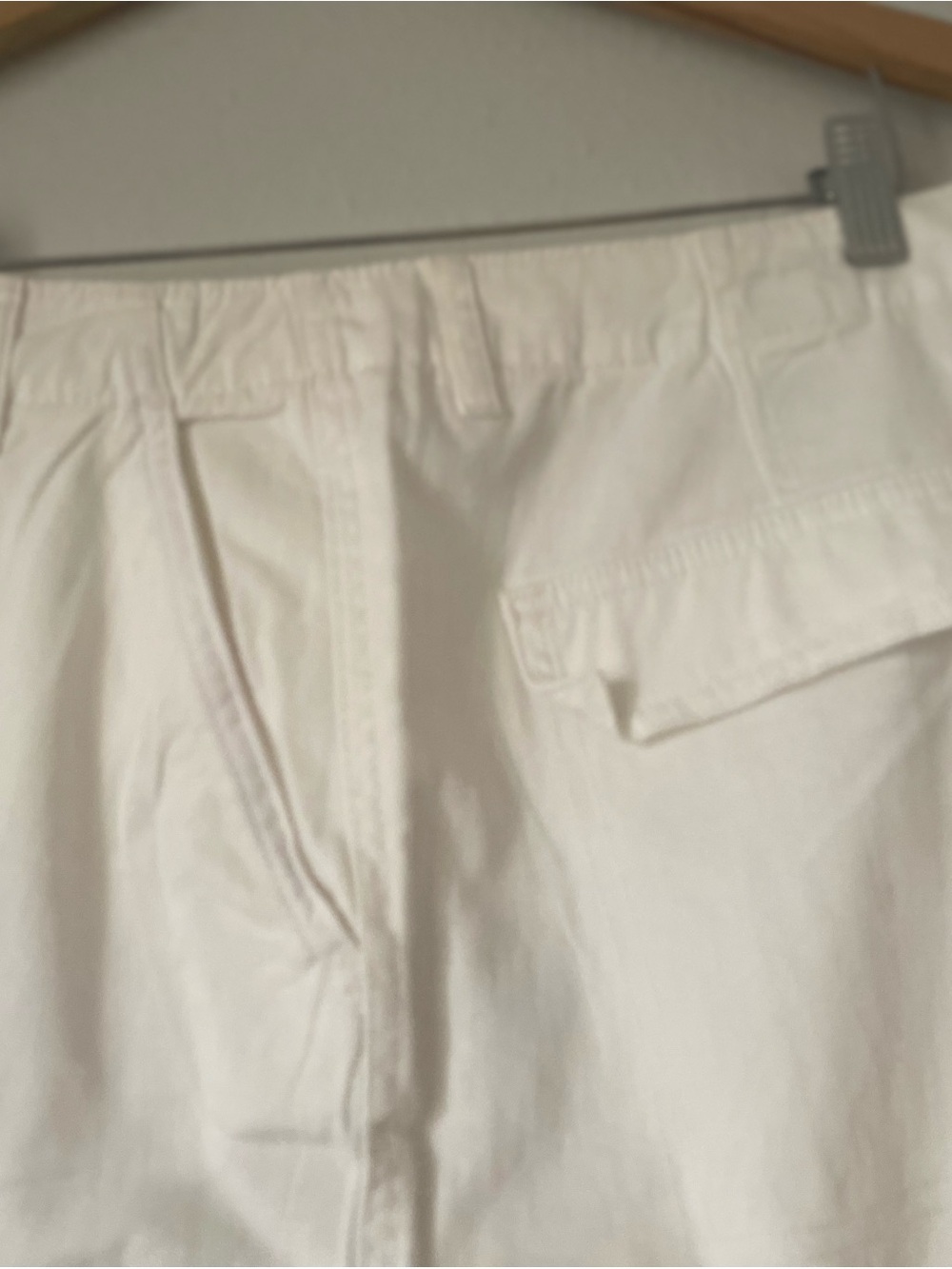 H&M White Cargo Pants with Utility Pockets - Picture 4 of 7